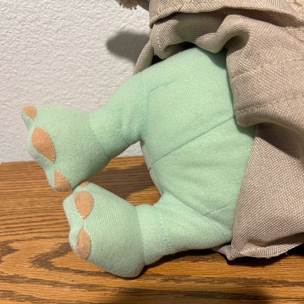 Baby Yoda Toy in Cloth Carry Bag - Picture 9 of 13
